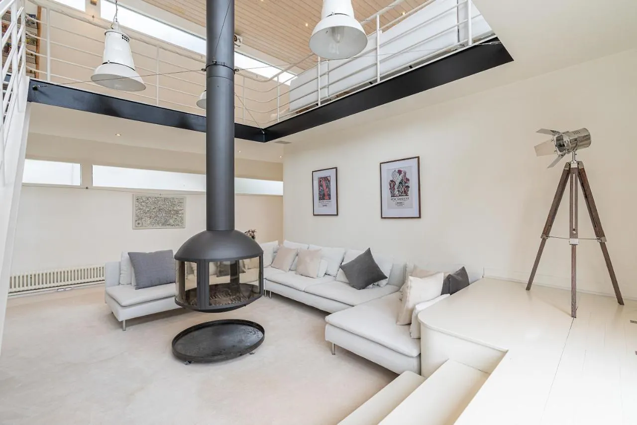 Apartment Charming Houseboat Featuring A Sauna London United Kingdom